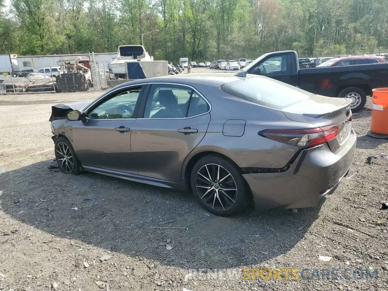 2 fotografías del automóvil dañado 4T1T11AK0MU439726 TOYOTA CAMRY 2021