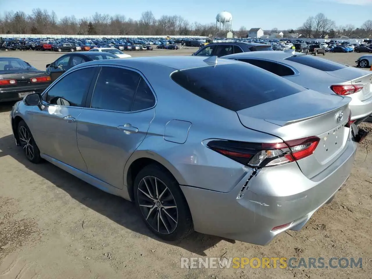 2 fotografías del automóvil dañado 4T1T11AK0MU522900 TOYOTA CAMRY 2021