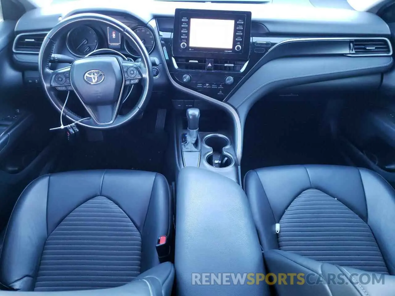 8 fotografías del automóvil dañado 4T1T11AK0MU535520 TOYOTA CAMRY 2021
