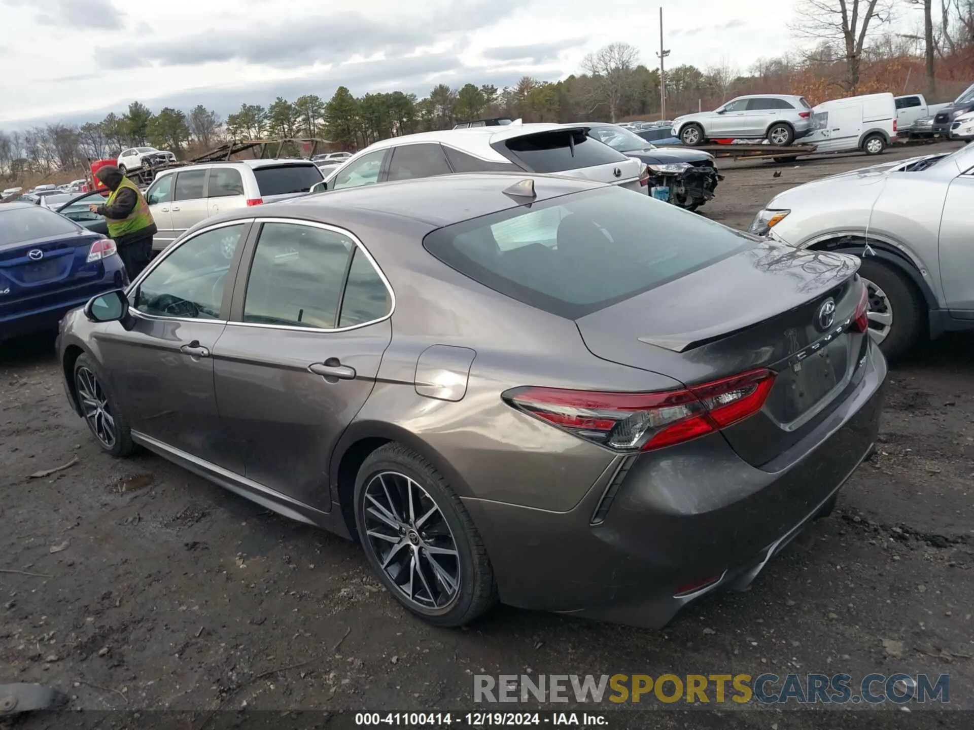 14 fotografías del automóvil dañado 4T1T11AK0MU572048 TOYOTA CAMRY 2021