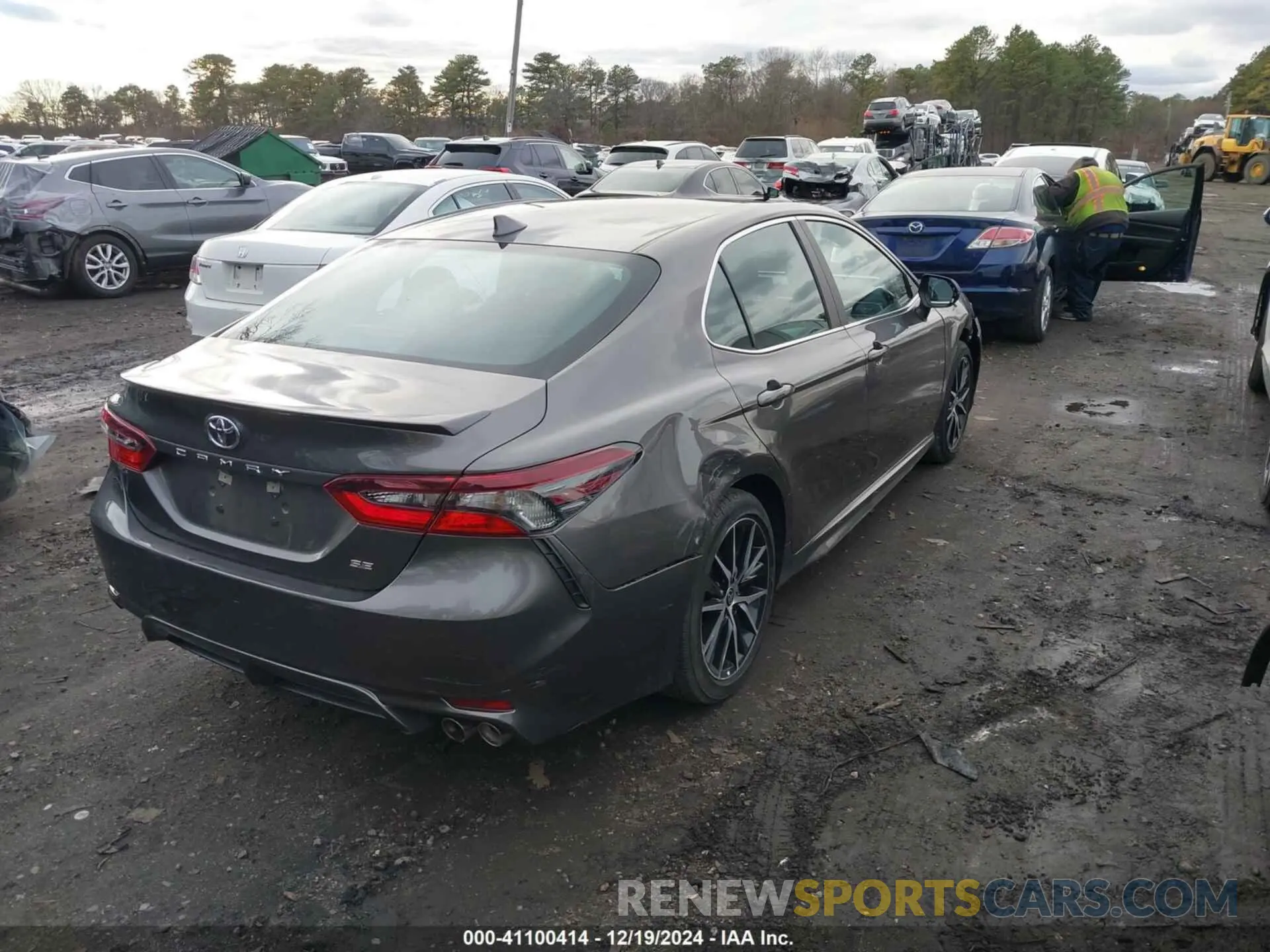 4 fotografías del automóvil dañado 4T1T11AK0MU572048 TOYOTA CAMRY 2021
