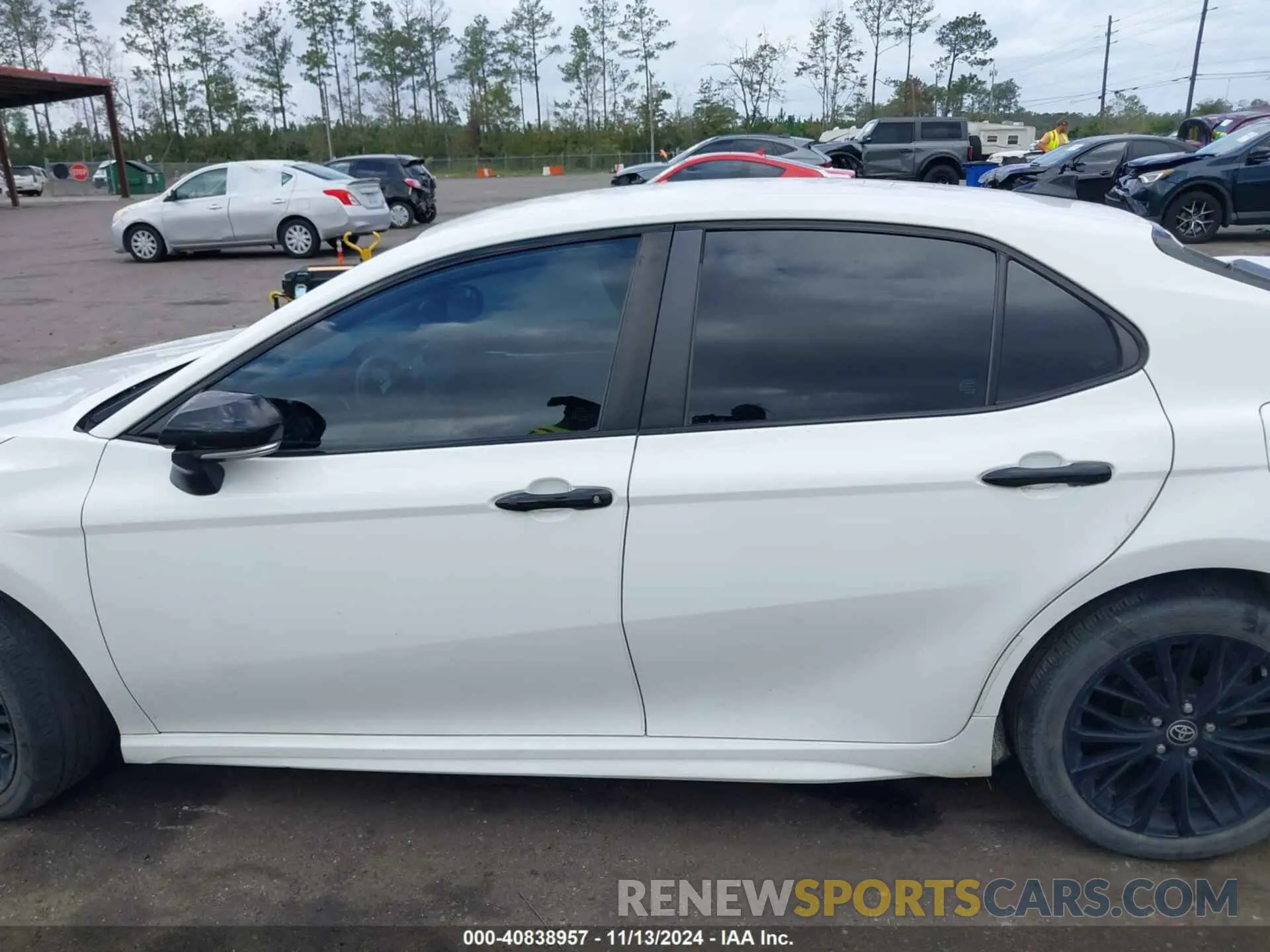 14 fotografías del automóvil dañado 4T1T11AK1MU443428 TOYOTA CAMRY 2021