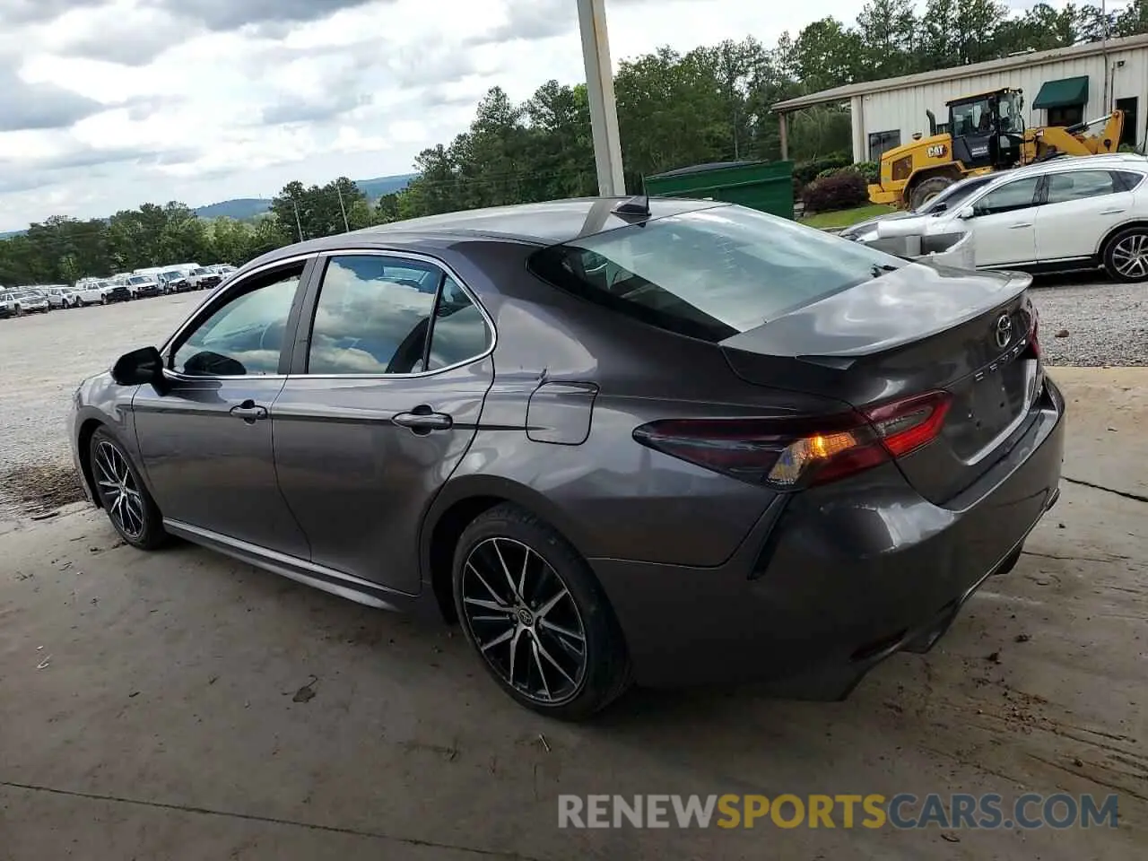 2 fotografías del automóvil dañado 4T1T11AK1MU494136 TOYOTA CAMRY 2021
