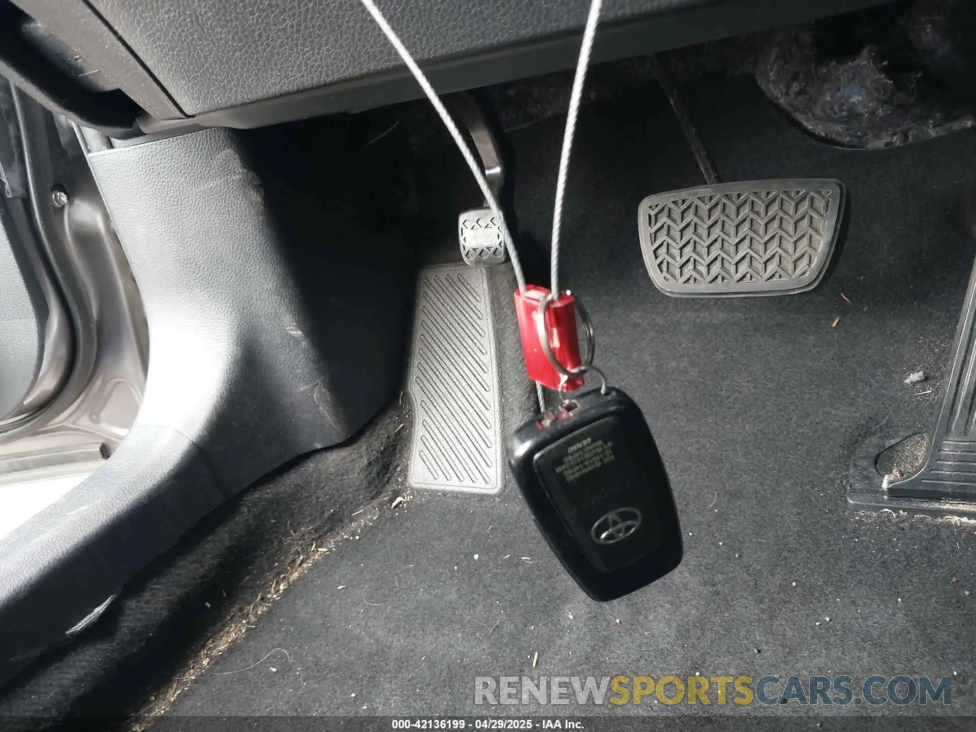 11 fotografías del automóvil dañado 4T1T11AK1MU521870 TOYOTA CAMRY 2021