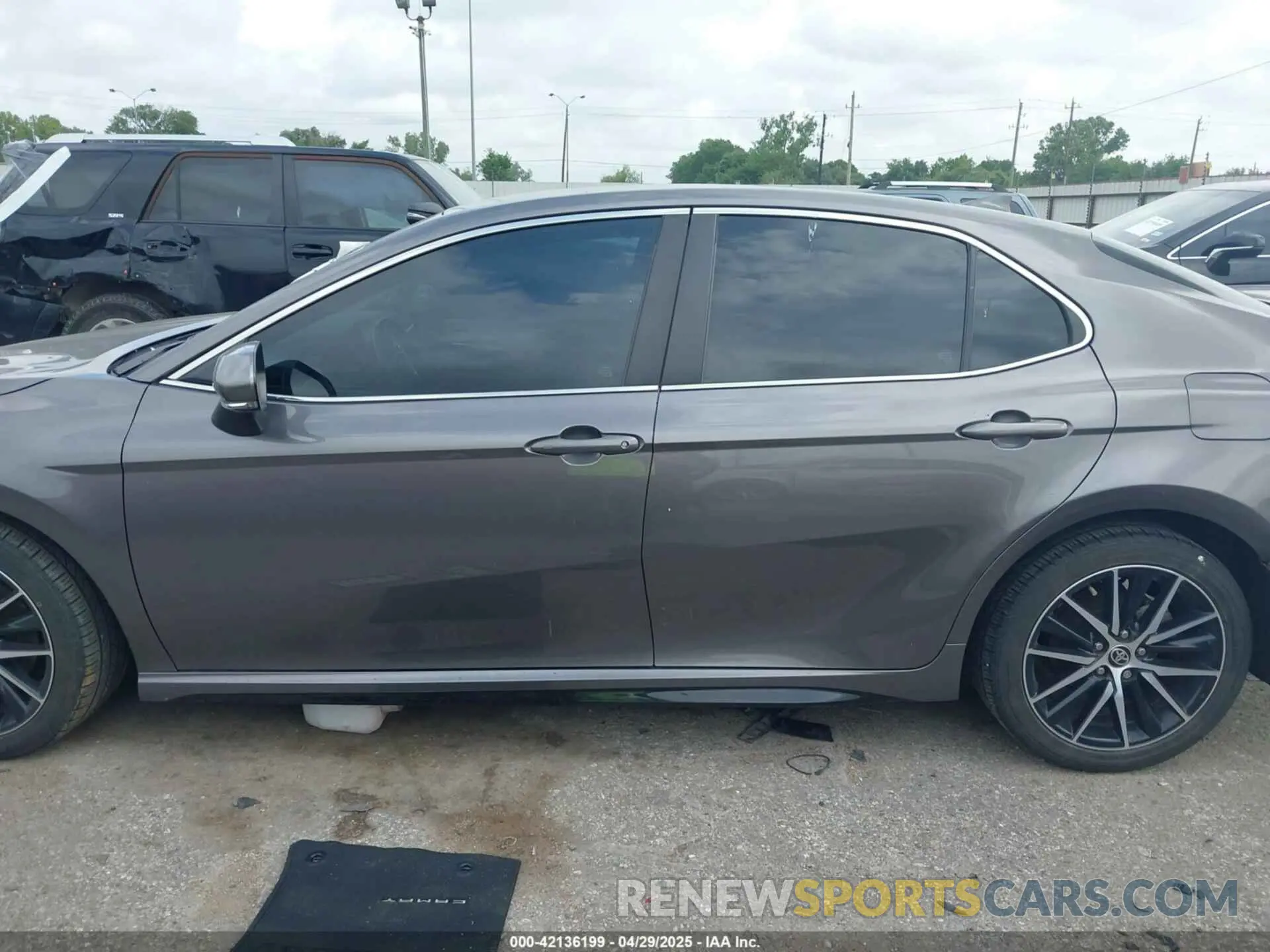 14 fotografías del automóvil dañado 4T1T11AK1MU521870 TOYOTA CAMRY 2021
