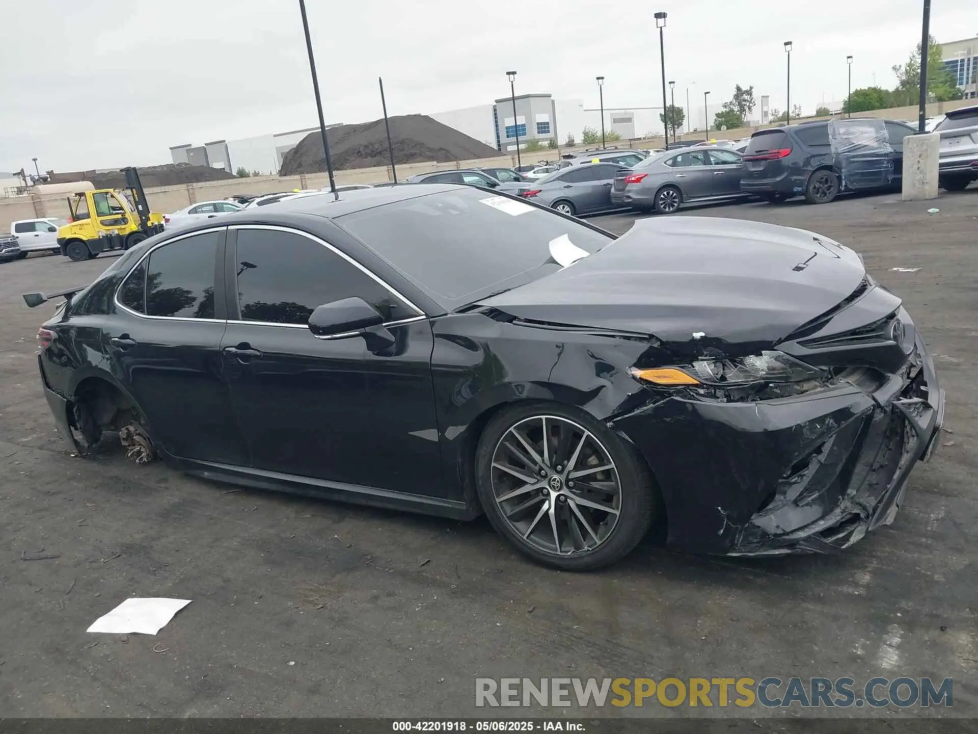 14 fotografías del automóvil dañado 4T1T11AK1MU561608 TOYOTA CAMRY 2021