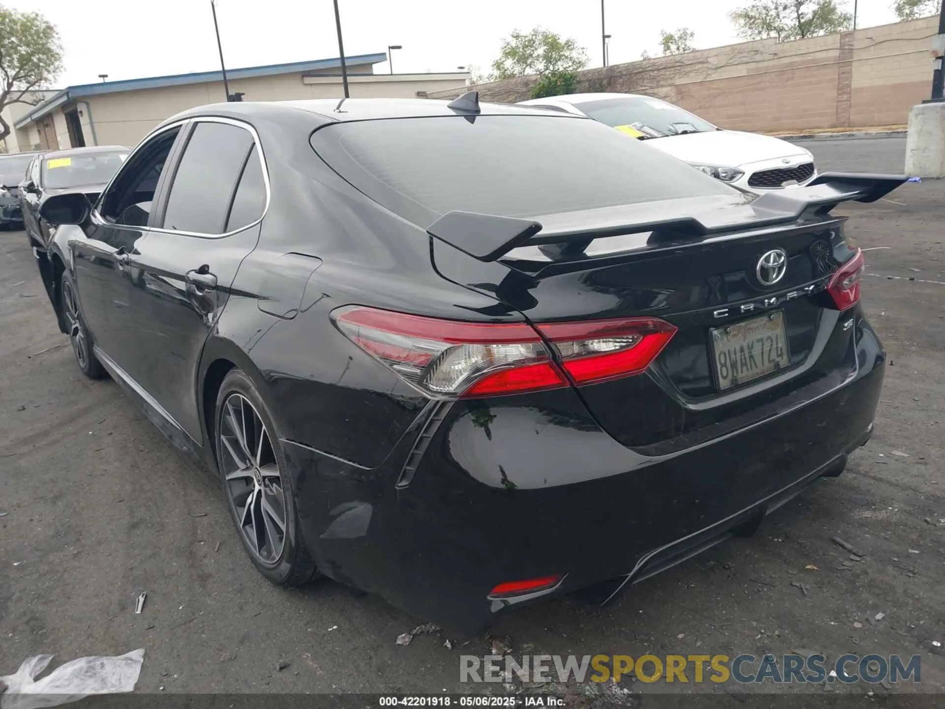 3 fotografías del automóvil dañado 4T1T11AK1MU561608 TOYOTA CAMRY 2021