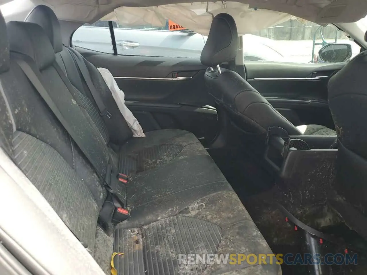 10 fotografías del automóvil dañado 4T1T11AK1MU562662 TOYOTA CAMRY 2021