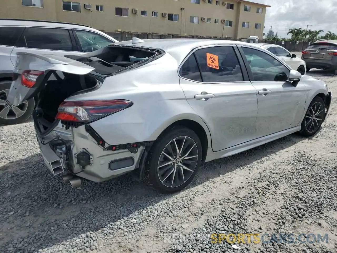 3 fotografías del automóvil dañado 4T1T11AK1MU562662 TOYOTA CAMRY 2021