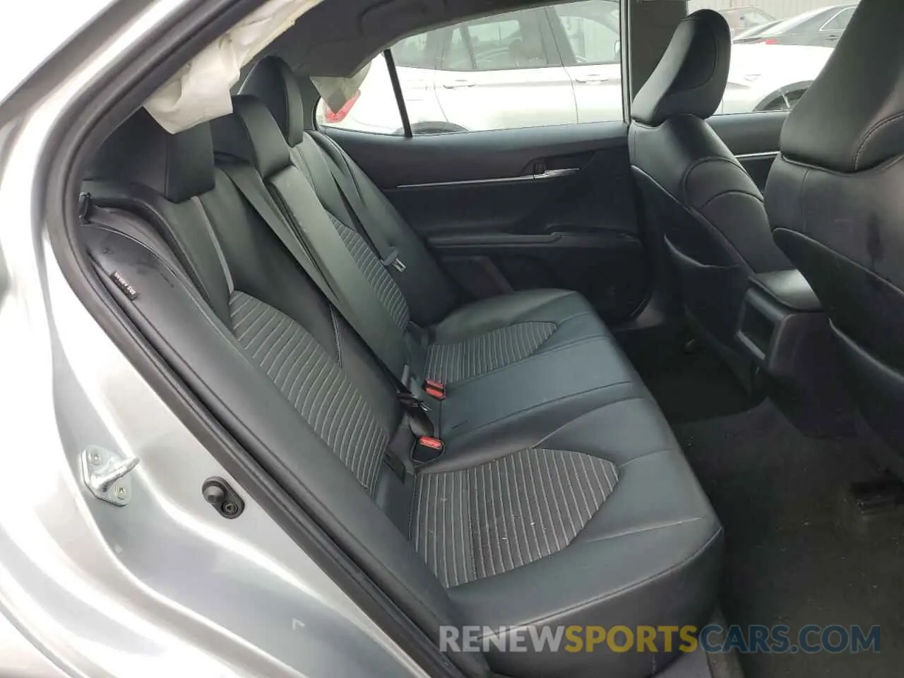 10 fotografías del automóvil dañado 4T1T11AK1MU585049 TOYOTA CAMRY 2021