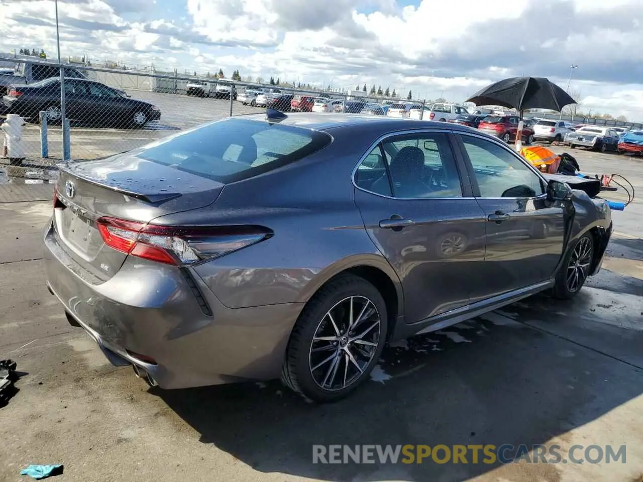 3 fotografías del automóvil dañado 4T1T11AK2MU531145 TOYOTA CAMRY 2021