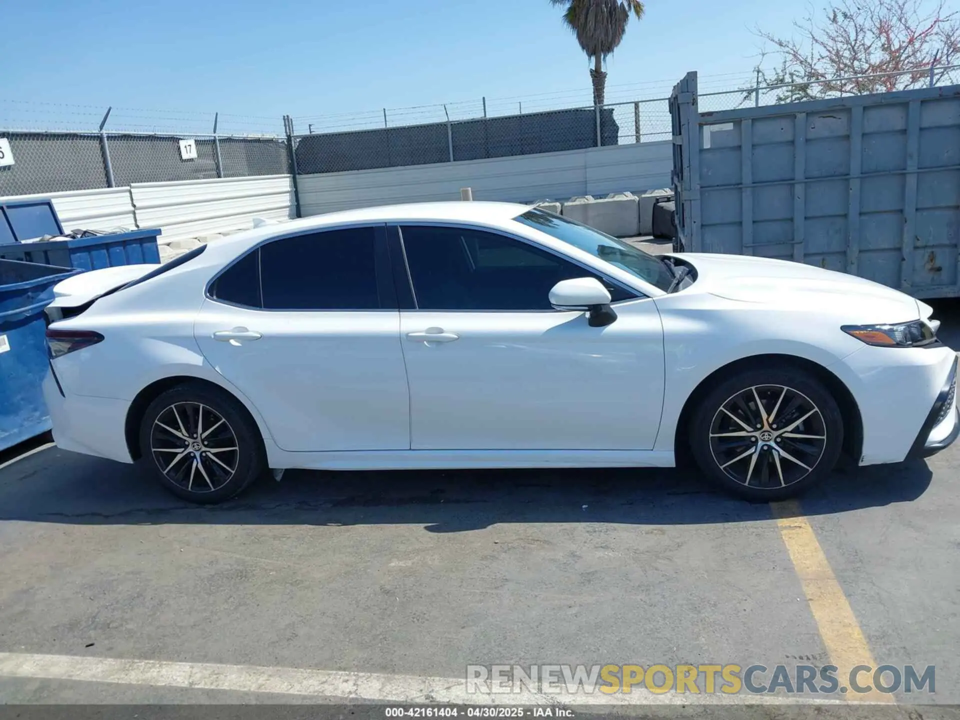 13 fotografías del automóvil dañado 4T1T11AK2MU563383 TOYOTA CAMRY 2021