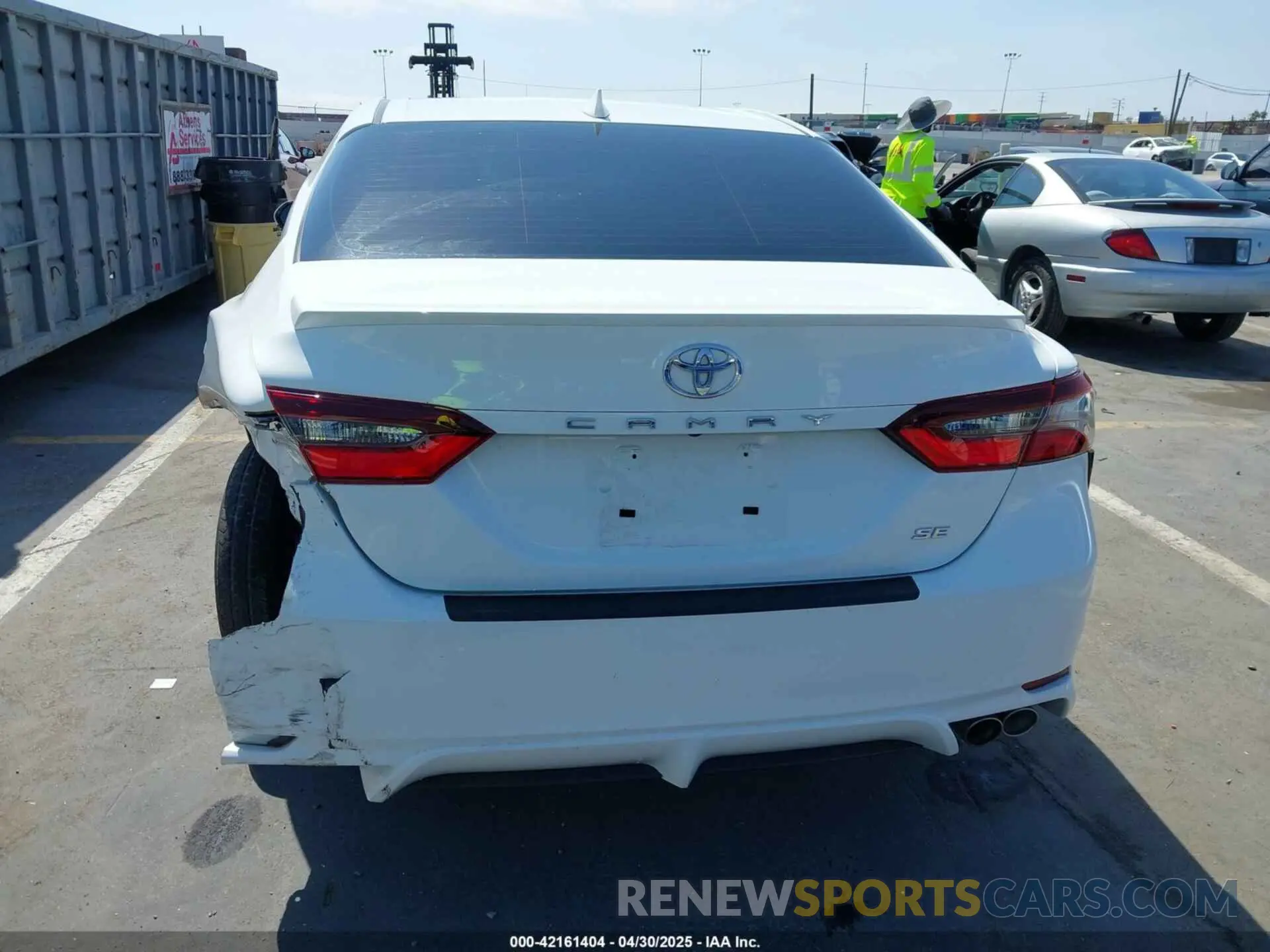 16 fotografías del automóvil dañado 4T1T11AK2MU563383 TOYOTA CAMRY 2021