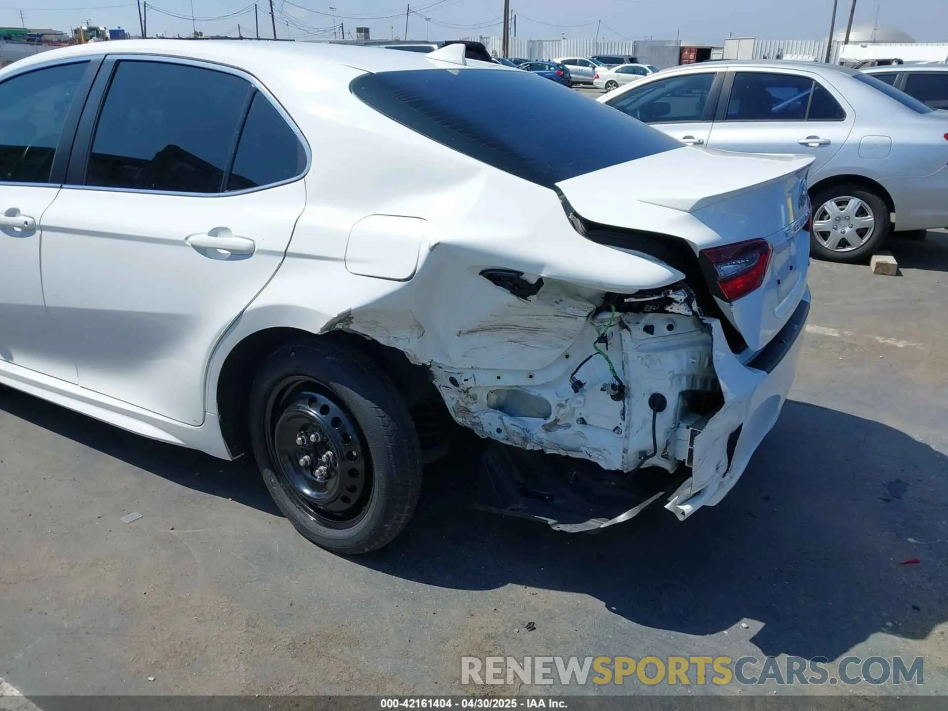 6 fotografías del automóvil dañado 4T1T11AK2MU563383 TOYOTA CAMRY 2021