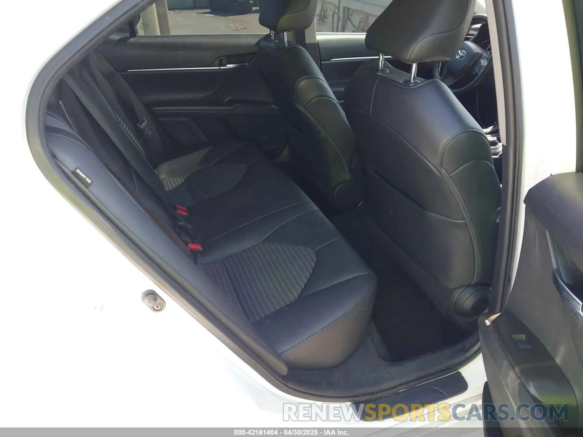 8 fotografías del automóvil dañado 4T1T11AK2MU563383 TOYOTA CAMRY 2021