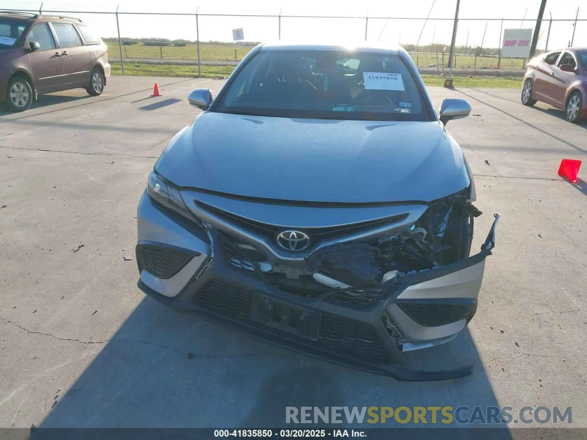 12 fotografías del automóvil dañado 4T1T11AK3MU431765 TOYOTA CAMRY 2021