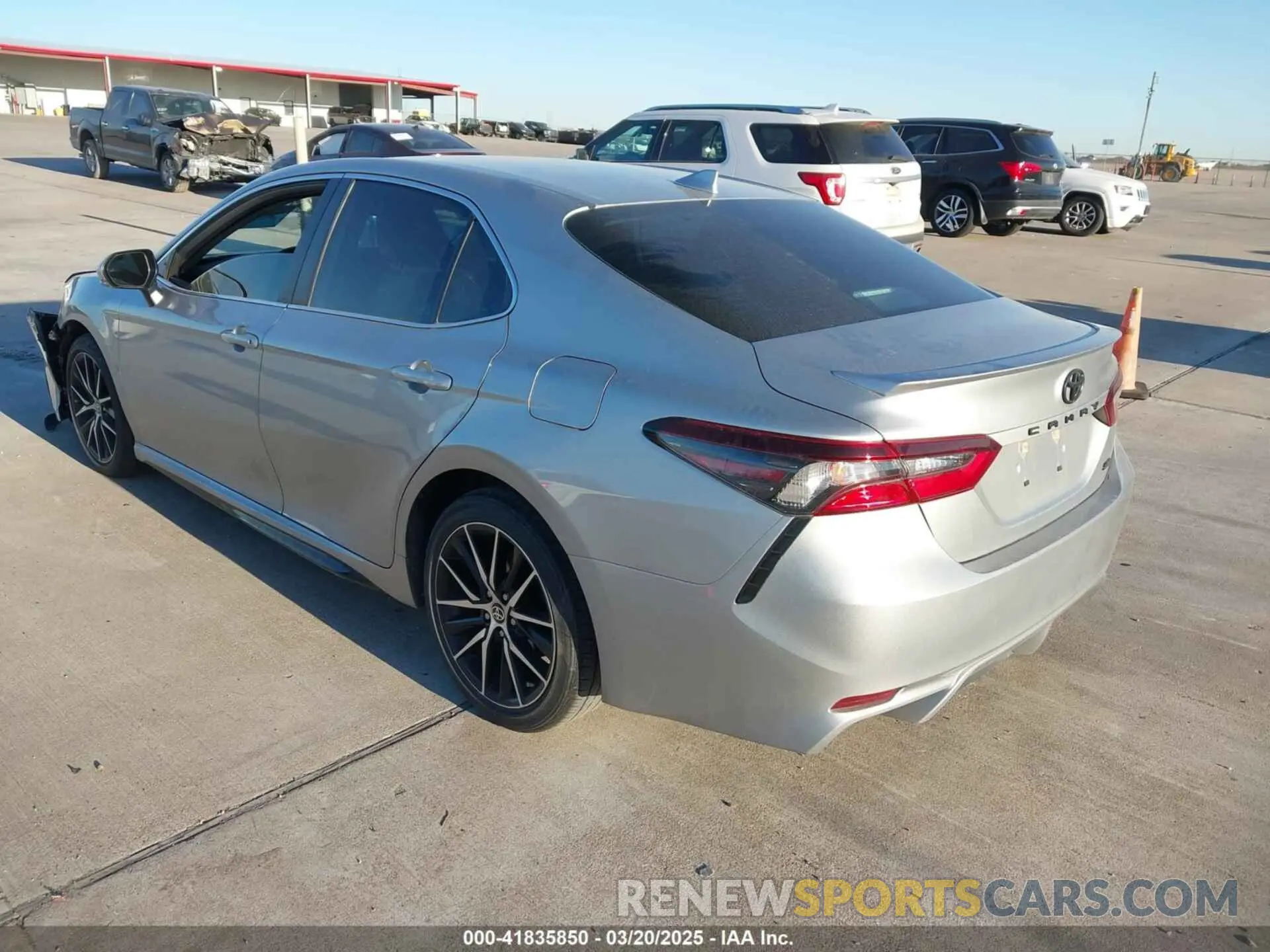 3 fotografías del automóvil dañado 4T1T11AK3MU431765 TOYOTA CAMRY 2021