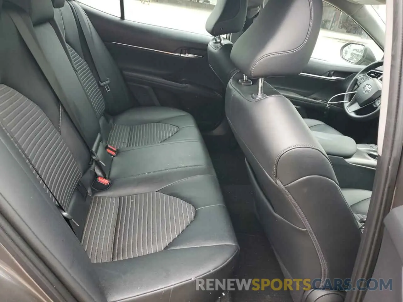 10 fotografías del automóvil dañado 4T1T11AK4MU440121 TOYOTA CAMRY 2021