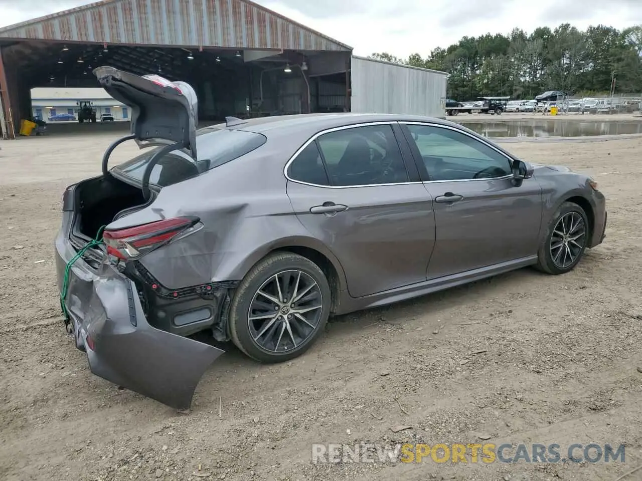3 fotografías del automóvil dañado 4T1T11AK4MU440121 TOYOTA CAMRY 2021
