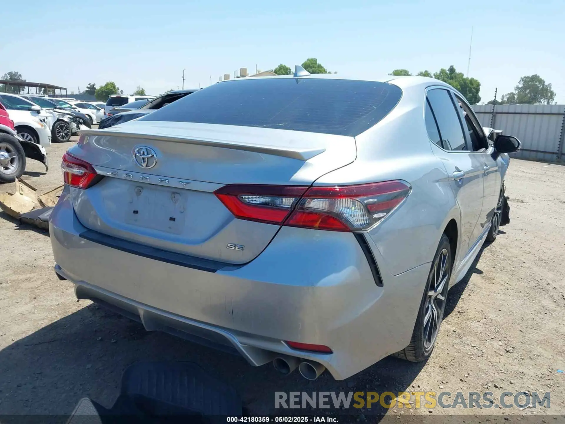 4 fotografías del automóvil dañado 4T1T11AK4MU532359 TOYOTA CAMRY 2021