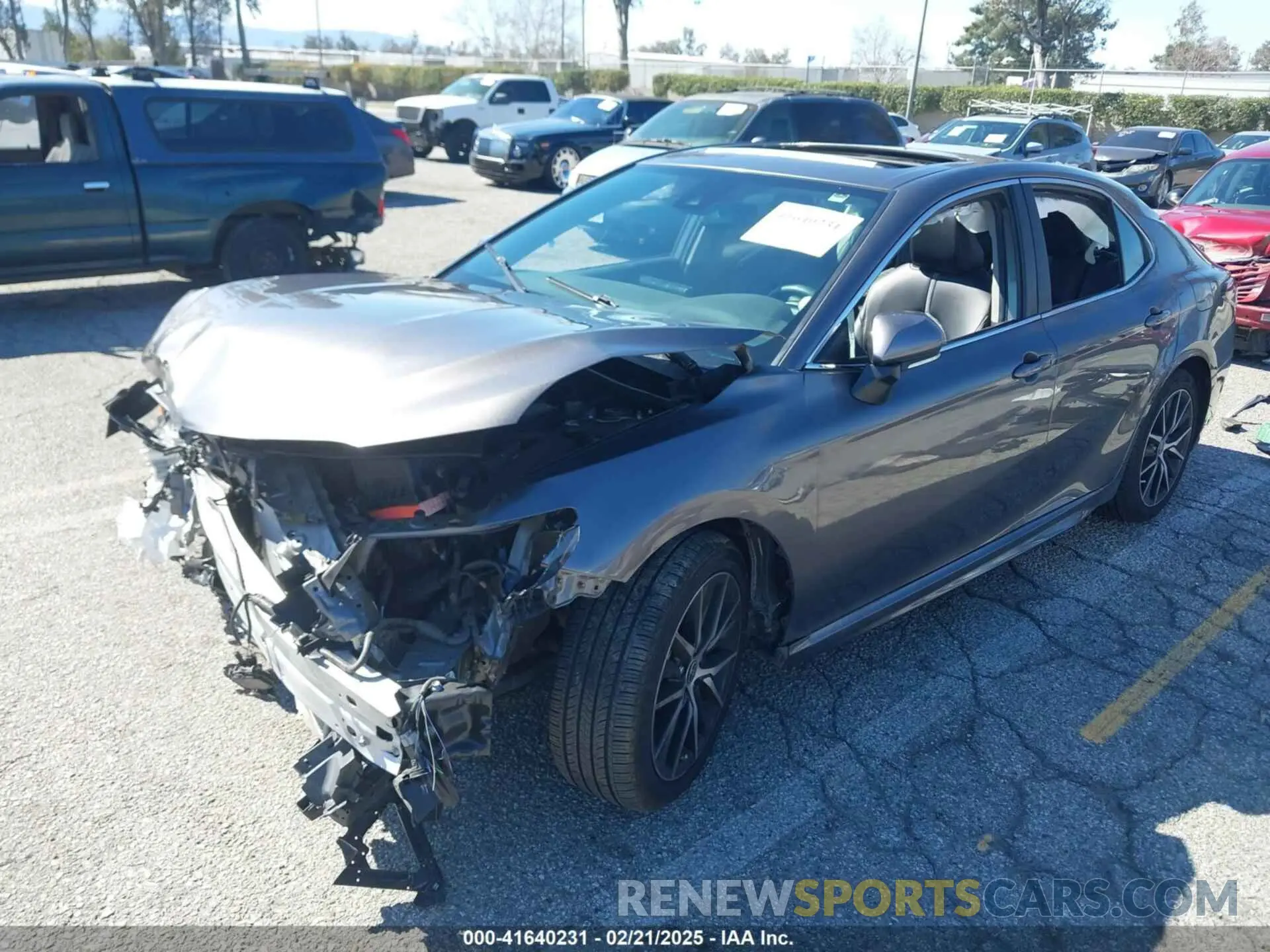 2 fotografías del automóvil dañado 4T1T11AK4MU568827 TOYOTA CAMRY 2021