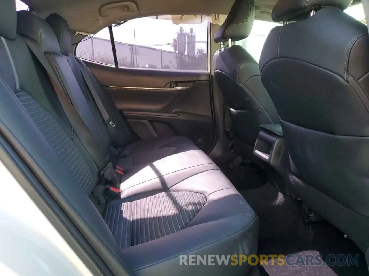10 fotografías del automóvil dañado 4T1T11AK4MU570626 TOYOTA CAMRY 2021