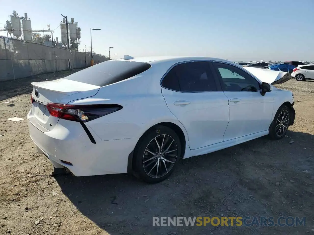 3 fotografías del automóvil dañado 4T1T11AK4MU570626 TOYOTA CAMRY 2021