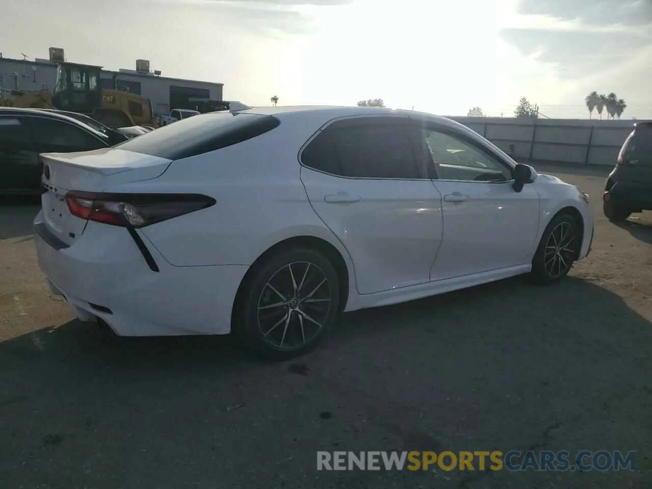 3 fotografías del automóvil dañado 4T1T11AK5MU432626 TOYOTA CAMRY 2021