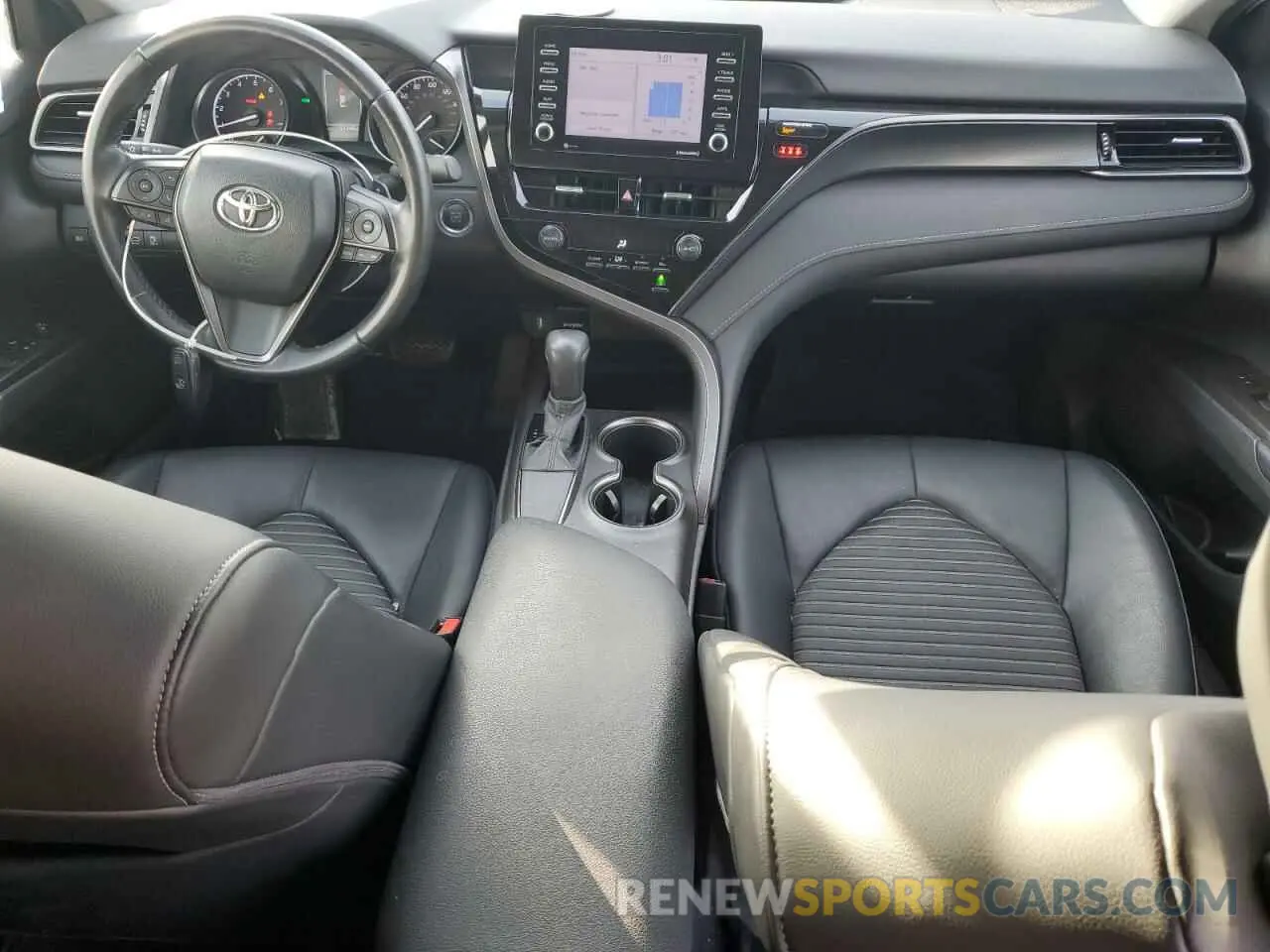 8 fotografías del automóvil dañado 4T1T11AK5MU432626 TOYOTA CAMRY 2021