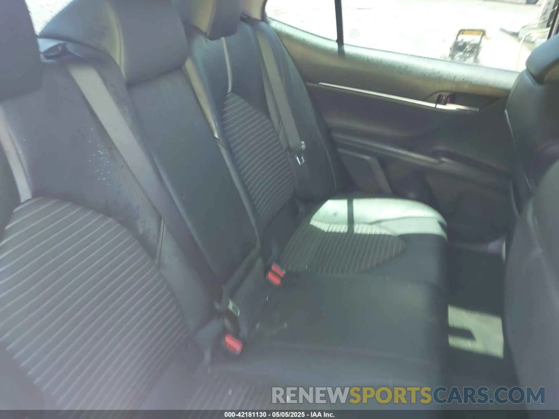 8 fotografías del automóvil dañado 4T1T11AK6MU438001 TOYOTA CAMRY 2021