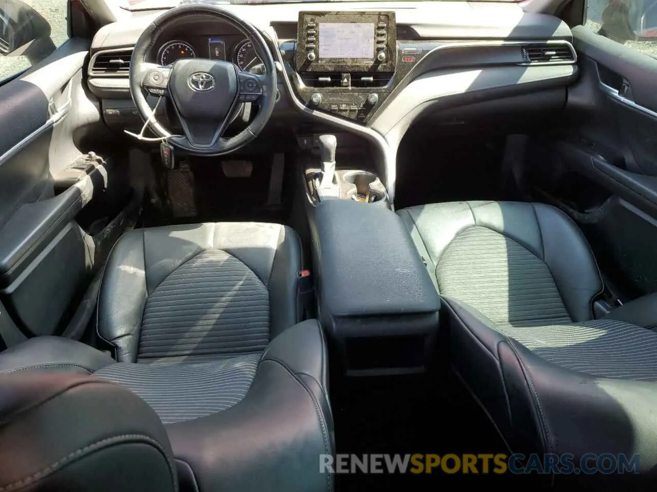 8 fotografías del automóvil dañado 4T1T11AK6MU457566 TOYOTA CAMRY 2021