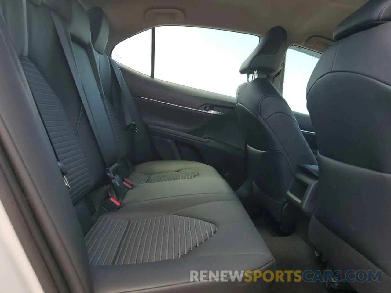 10 fotografías del automóvil dañado 4T1T11AK6MU483679 TOYOTA CAMRY 2021