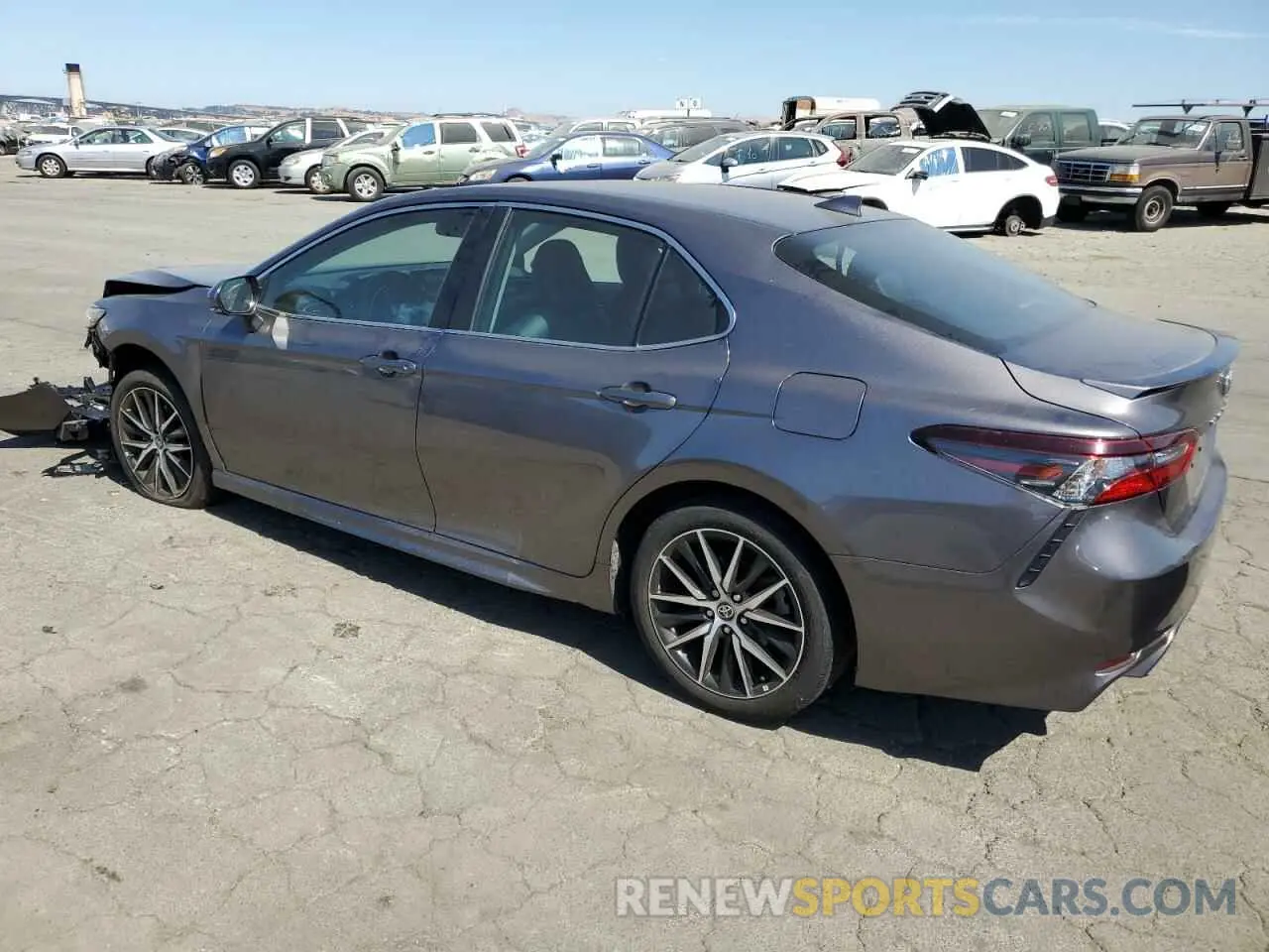 2 fotografías del automóvil dañado 4T1T11AK6MU498067 TOYOTA CAMRY 2021