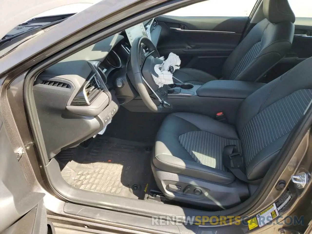 7 fotografías del automóvil dañado 4T1T11AK6MU498067 TOYOTA CAMRY 2021
