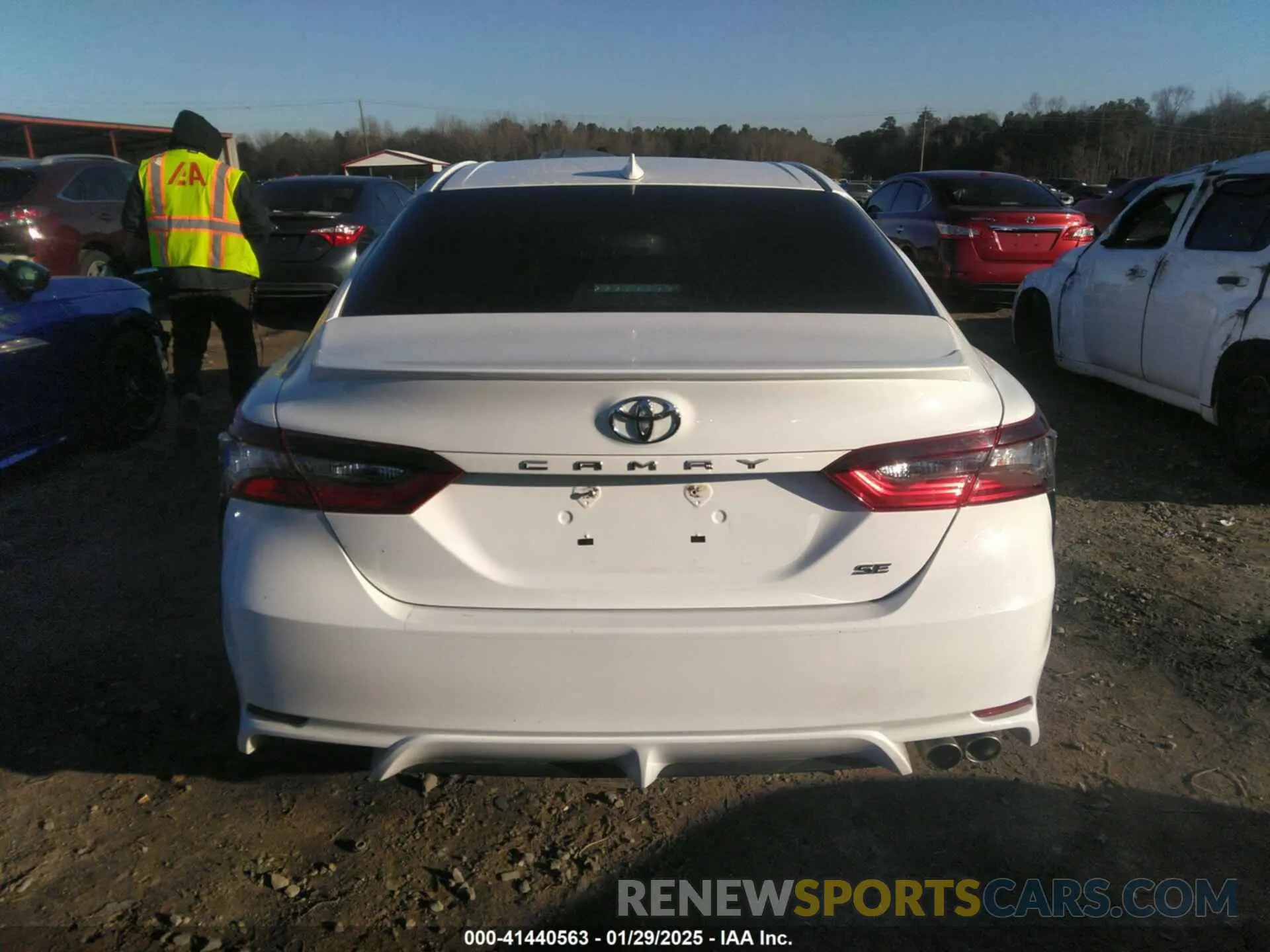 16 fotografías del automóvil dañado 4T1T11AK7MU515295 TOYOTA CAMRY 2021