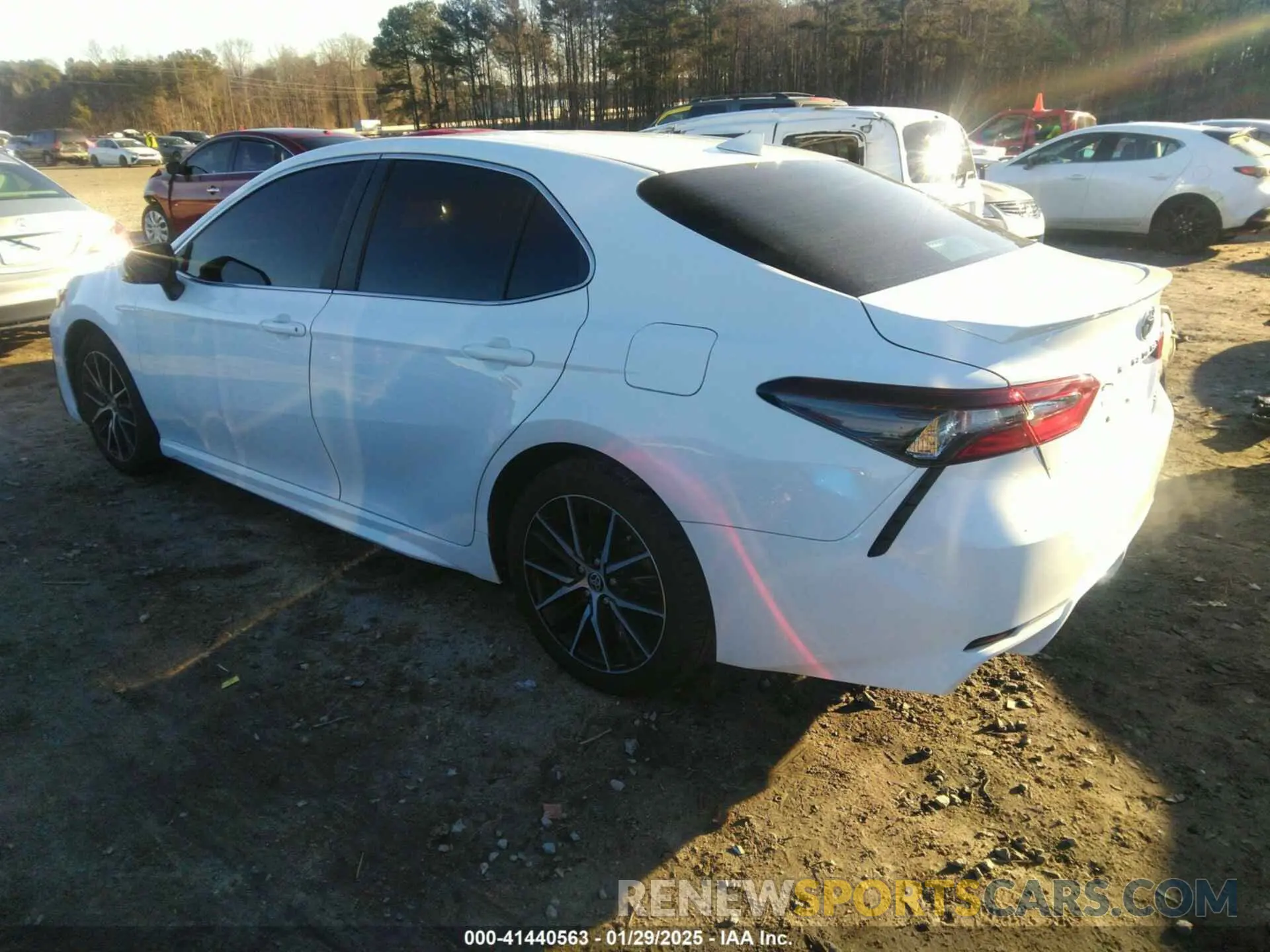 3 fotografías del automóvil dañado 4T1T11AK7MU515295 TOYOTA CAMRY 2021