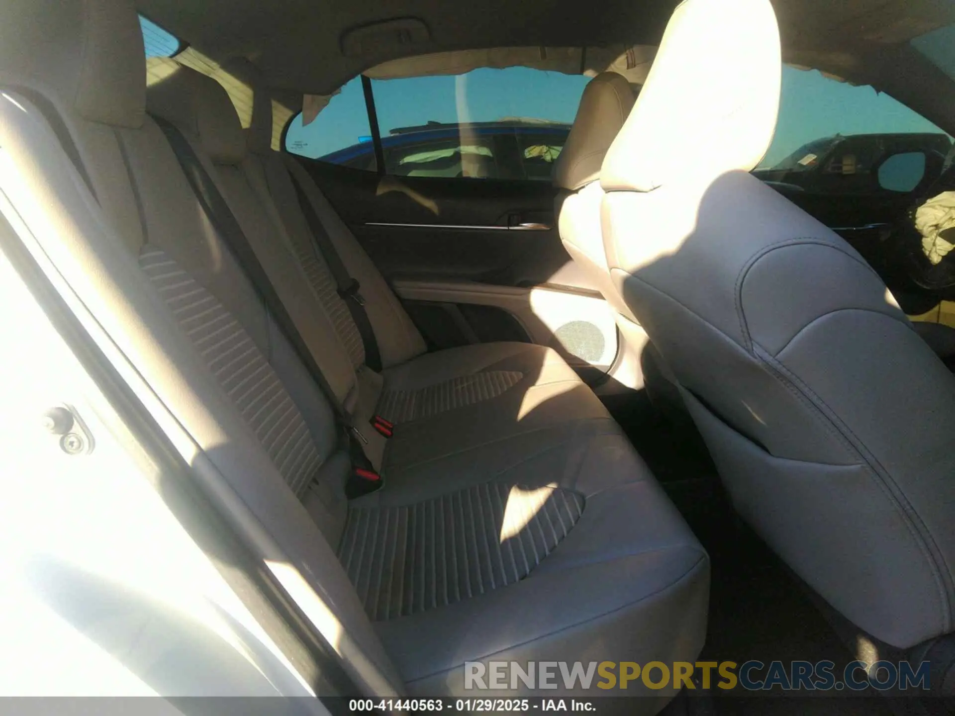 8 fotografías del automóvil dañado 4T1T11AK7MU515295 TOYOTA CAMRY 2021