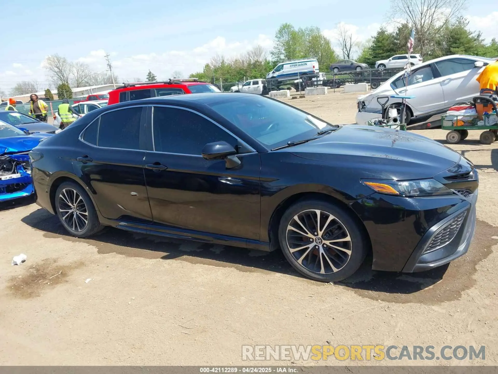 13 fotografías del automóvil dañado 4T1T11AK7MU556980 TOYOTA CAMRY 2021