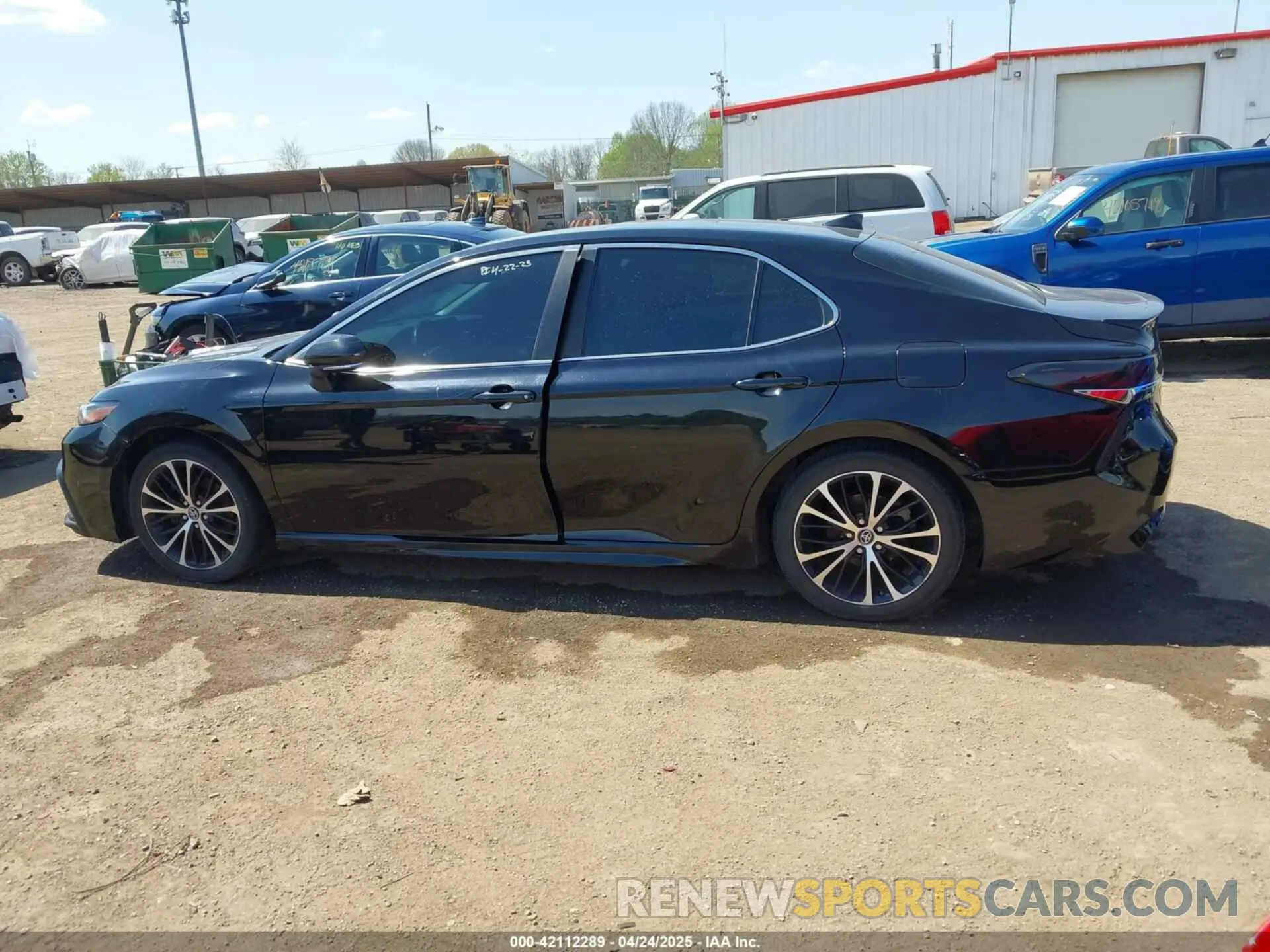 14 fotografías del automóvil dañado 4T1T11AK7MU556980 TOYOTA CAMRY 2021