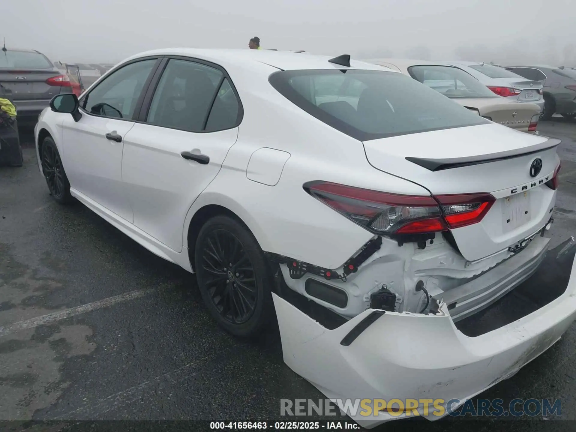 15 fotografías del automóvil dañado 4T1T11AK8MU443281 TOYOTA CAMRY 2021