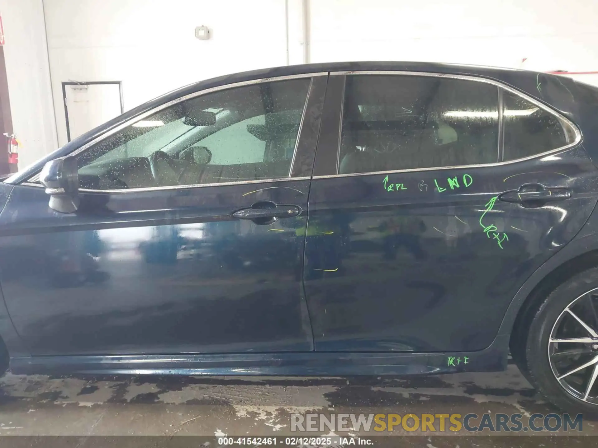 14 fotografías del automóvil dañado 4T1T11AK8MU480461 TOYOTA CAMRY 2021