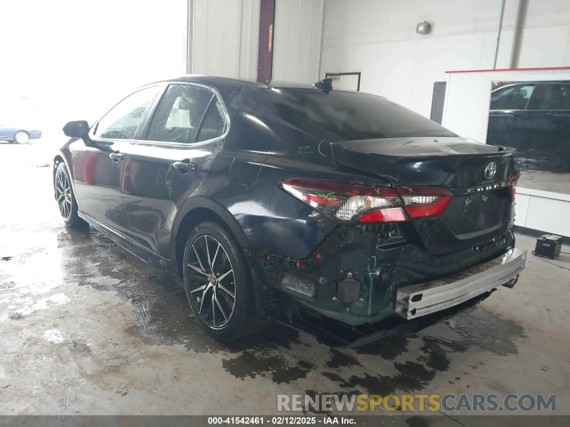 3 fotografías del automóvil dañado 4T1T11AK8MU480461 TOYOTA CAMRY 2021