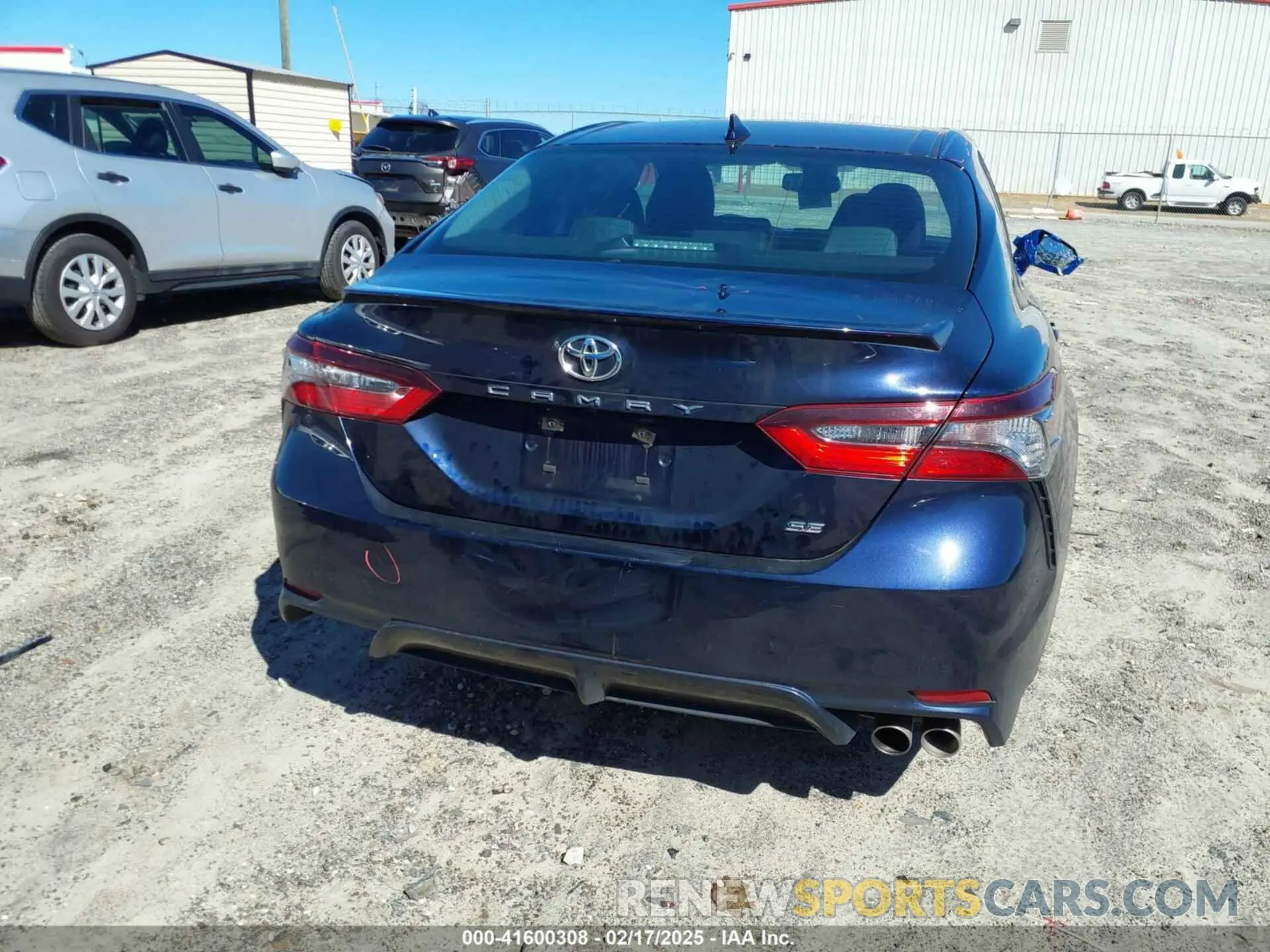 17 fotografías del automóvil dañado 4T1T11AK8MU565395 TOYOTA CAMRY 2021