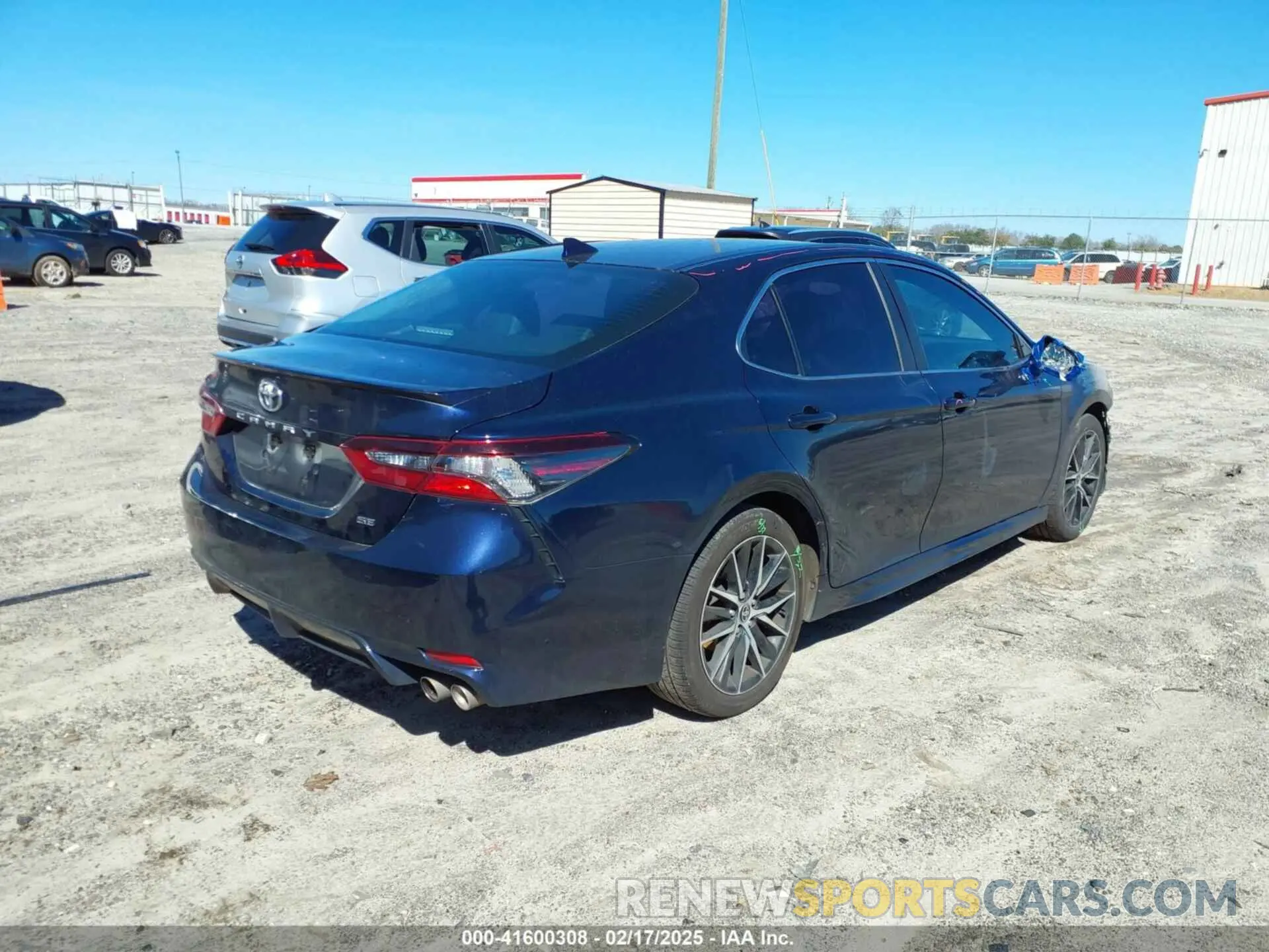 4 fotografías del automóvil dañado 4T1T11AK8MU565395 TOYOTA CAMRY 2021