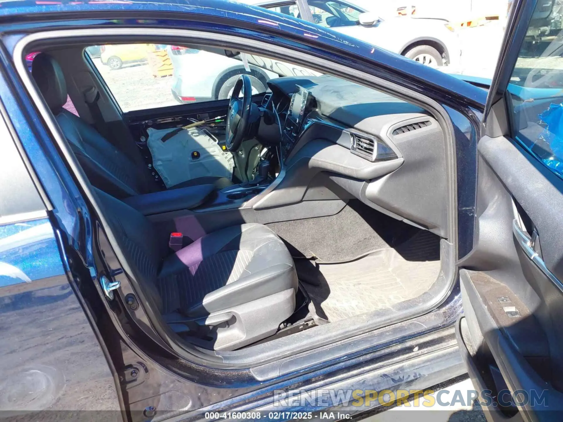 5 fotografías del automóvil dañado 4T1T11AK8MU565395 TOYOTA CAMRY 2021