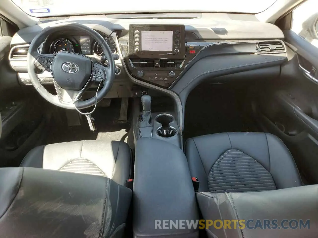 8 fotografías del automóvil dañado 4T1T11AK8MU575540 TOYOTA CAMRY 2021