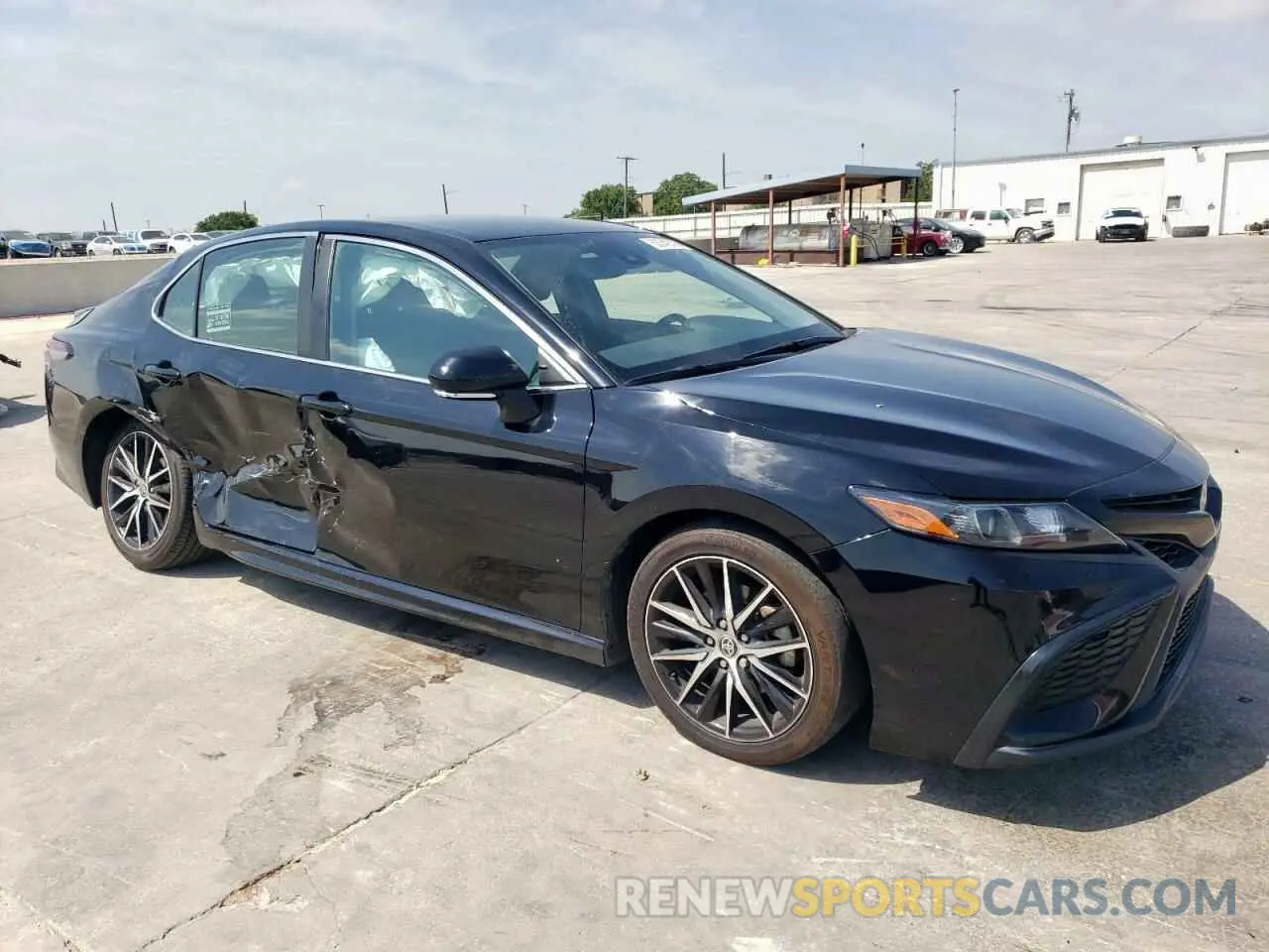 4 fotografías del automóvil dañado 4T1T11AK8MU592919 TOYOTA CAMRY 2021