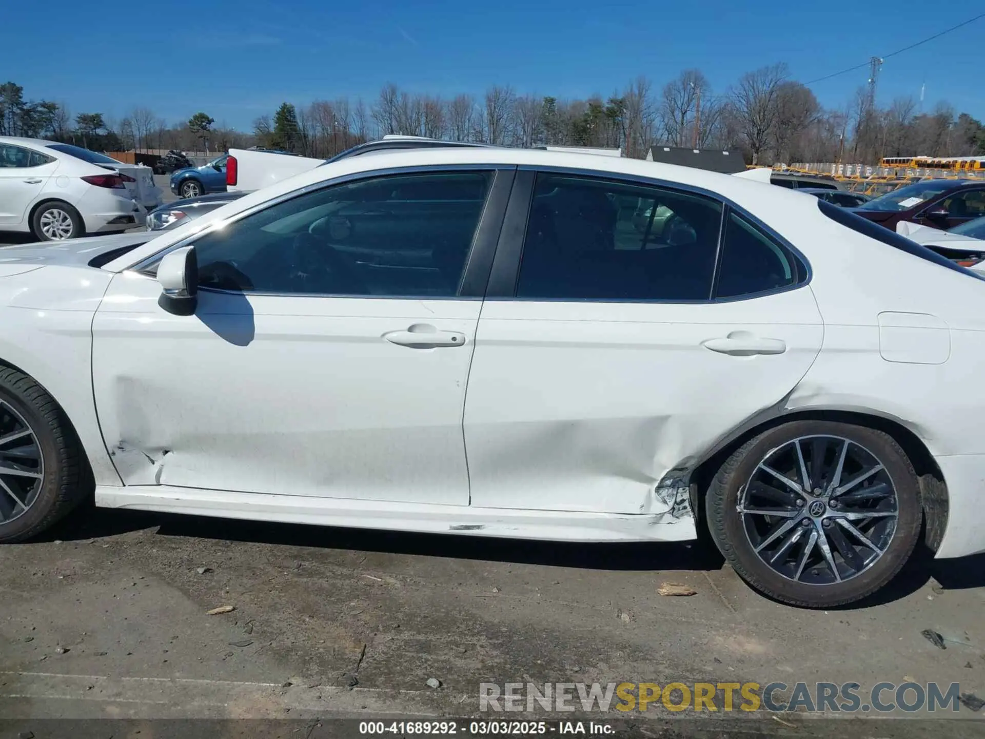 14 fotografías del automóvil dañado 4T1T11AK9MU482543 TOYOTA CAMRY 2021