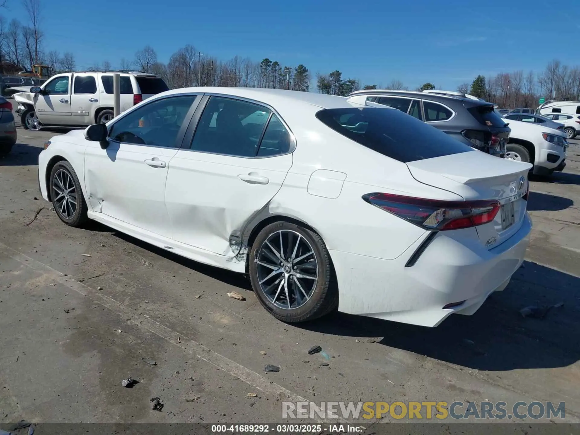 3 fotografías del automóvil dañado 4T1T11AK9MU482543 TOYOTA CAMRY 2021
