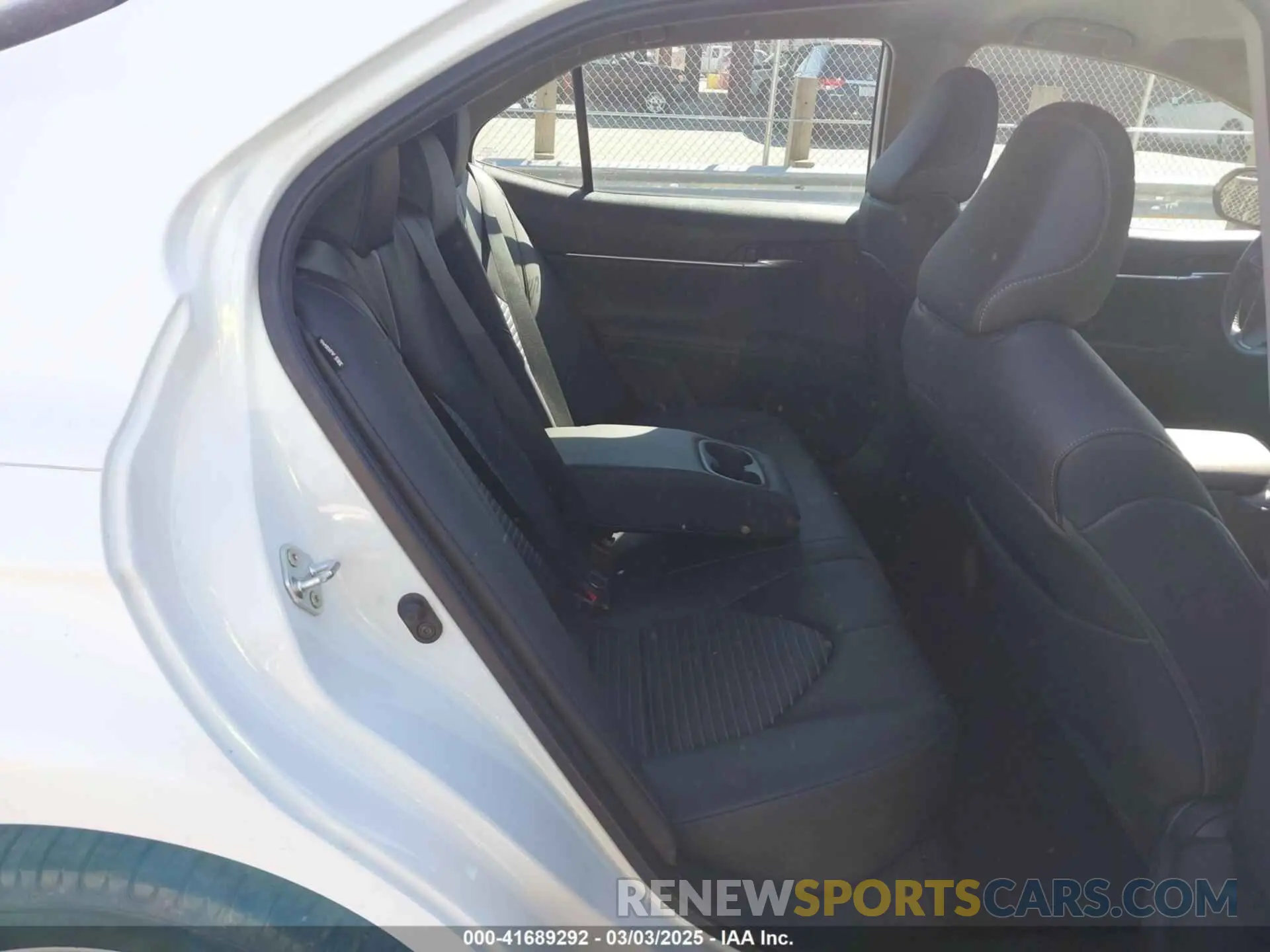 8 fotografías del automóvil dañado 4T1T11AK9MU482543 TOYOTA CAMRY 2021